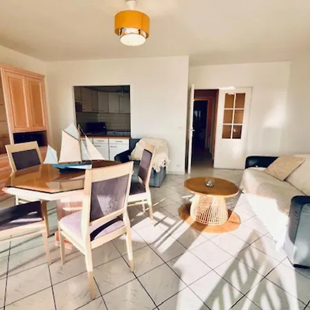 With Sea And Garden View In La Rochelle La Rochelle (Charente-Maritime)