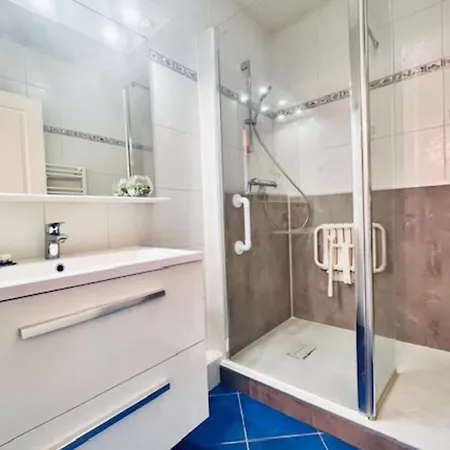 With Sea And Garden View In La Rochelle * La Rochelle (Charente-Maritime)