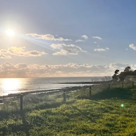 With Sea And Garden View In La Rochelle Apartmán *