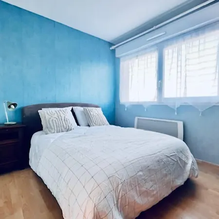 With Sea And Garden View In Apartamento