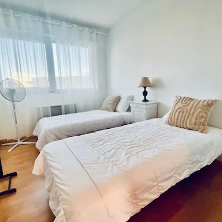 With Sea And Garden View In Apartamento *
