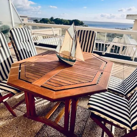With Sea And Garden View In Apartamento La Rochelle (Charente-Maritime)