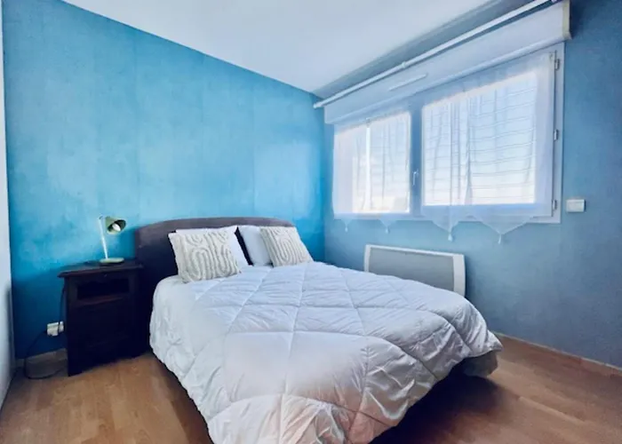 With Sea And Garden View In La Rochelle La Rochelle (Charente-Maritime)