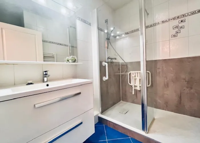 With Sea And Garden View In La Rochelle * La Rochelle (Charente-Maritime)