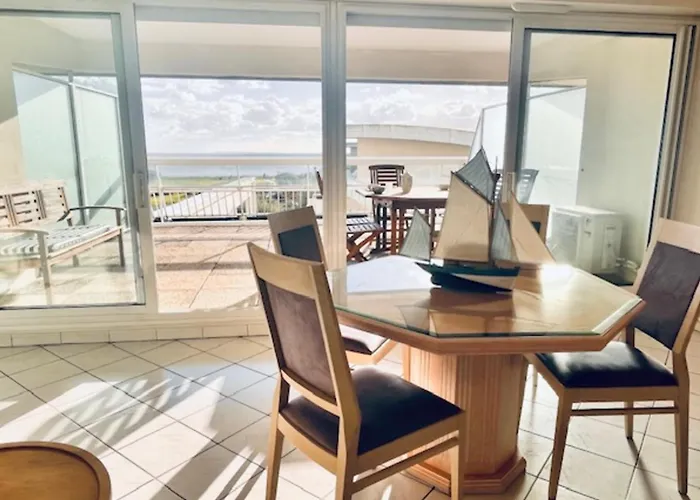 With Sea And Garden View In La Rochelle Apartamento *