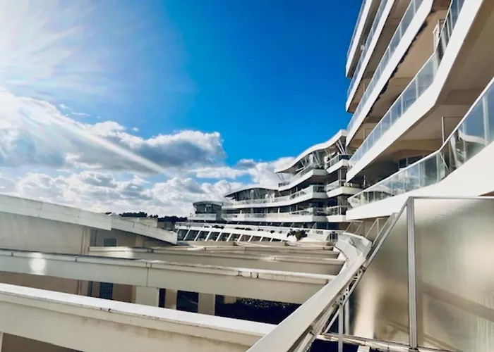 With Sea And Garden View In La Rochelle *